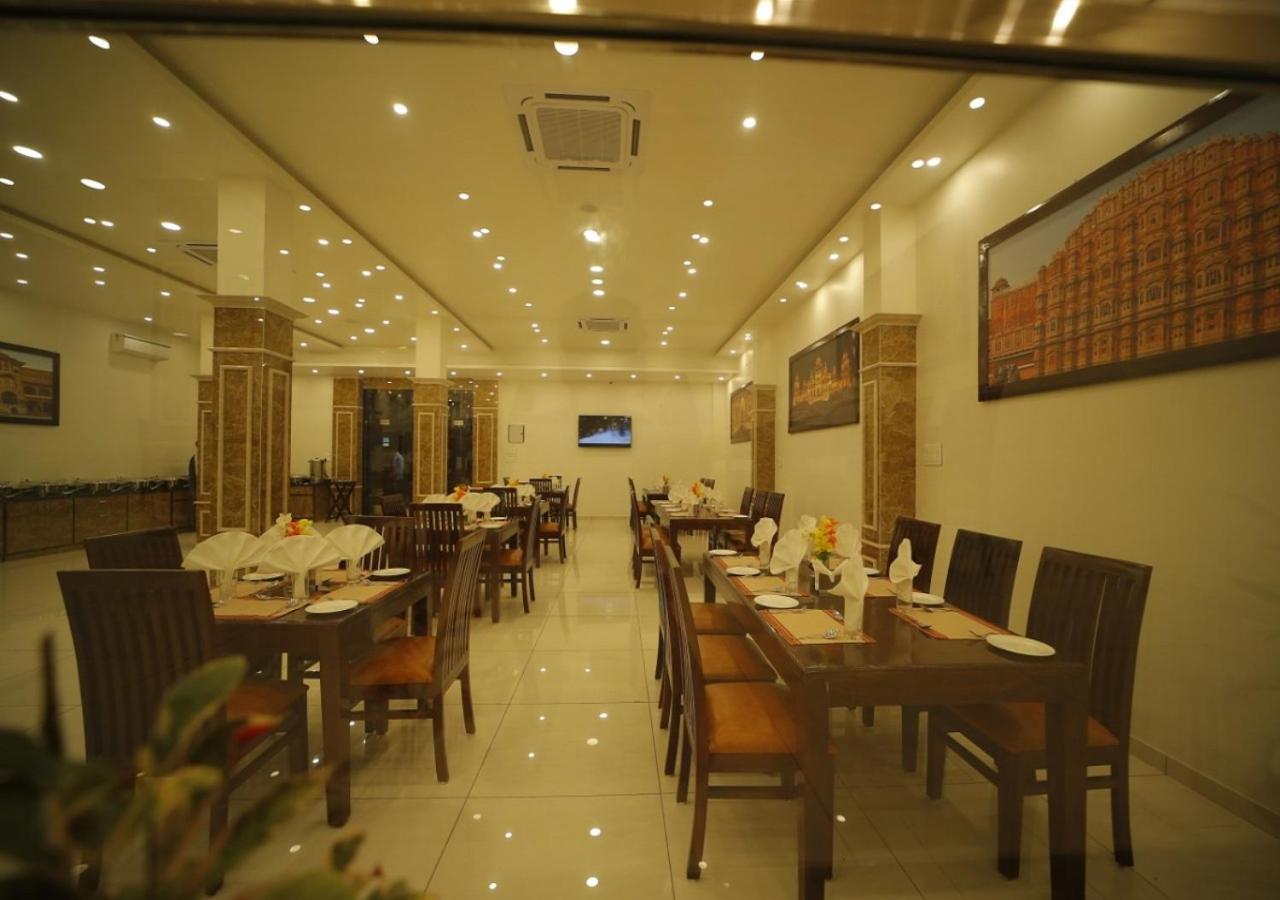 The Amer Valley Hotel Jaipur Exterior photo