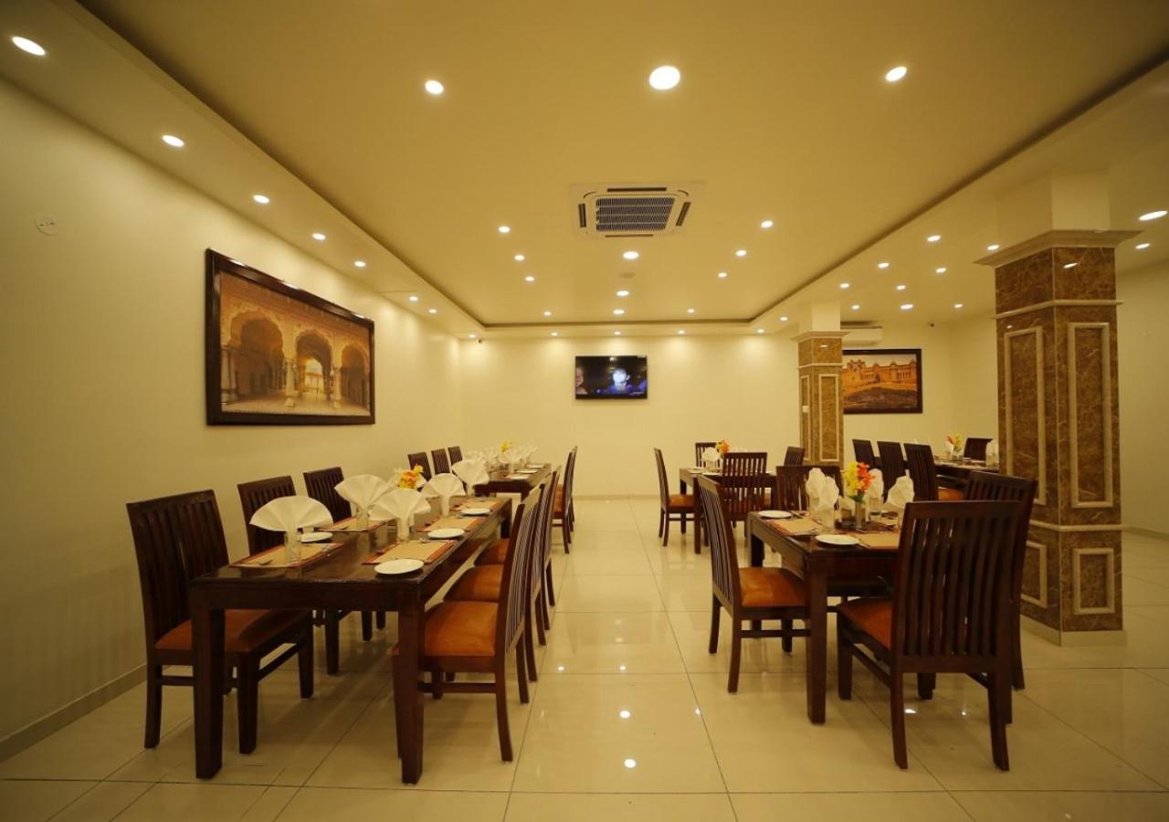 The Amer Valley Hotel Jaipur Exterior photo