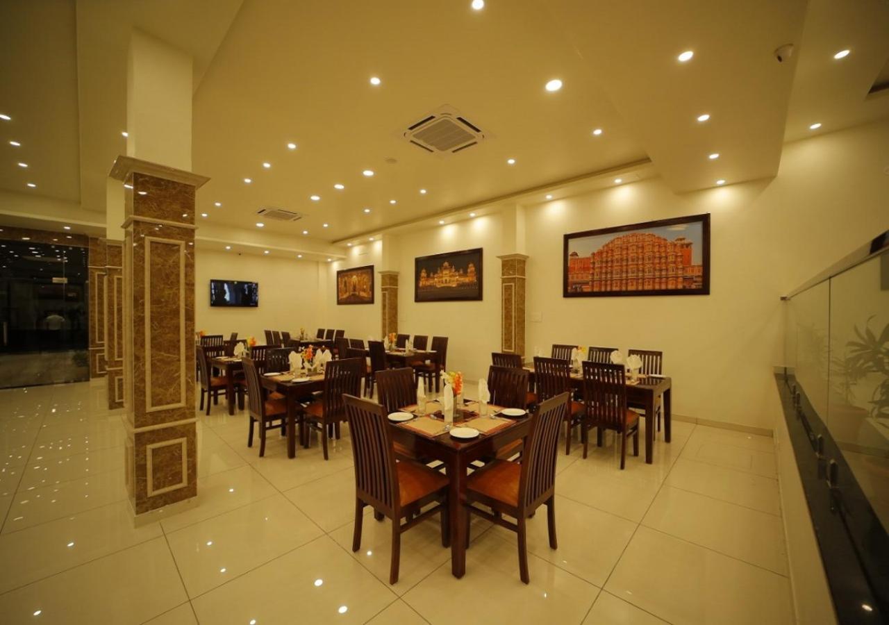 The Amer Valley Hotel Jaipur Exterior photo