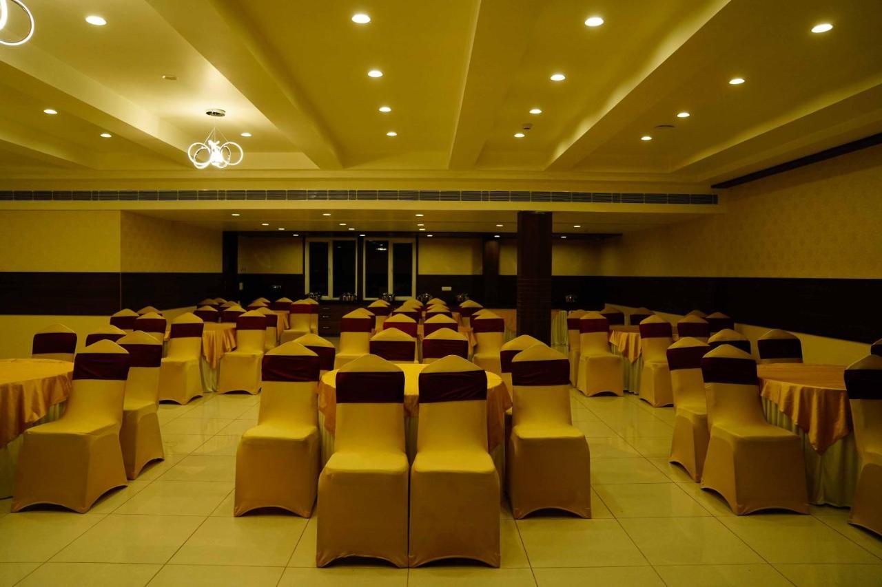 The Amer Valley Hotel Jaipur Exterior photo